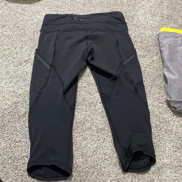 Lululemon Mesh Capri Lot - Picture 3 of 6
